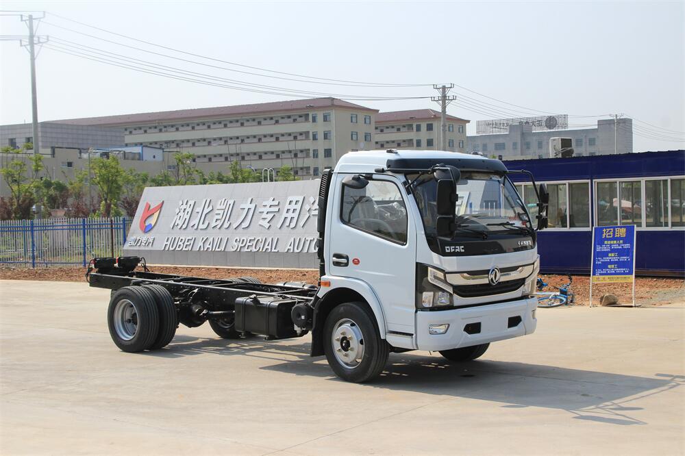 東風(fēng)大多利卡（3800，朝柴170）國(guó)六內(nèi)飾照片圖